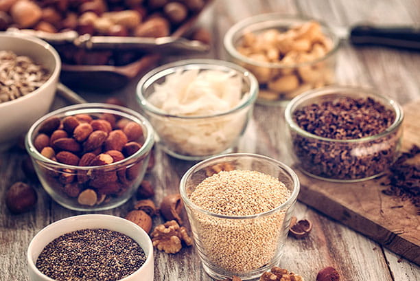Guide to the health benefits of nuts, seeds and grains