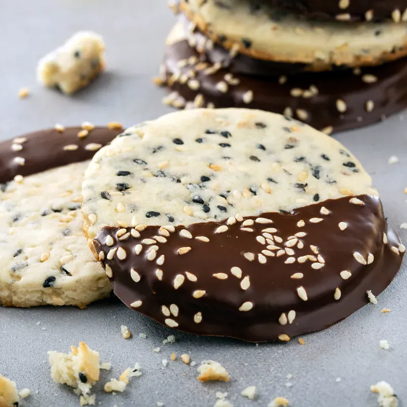 Chocolate Dipped Black and White Sesame Cookies sesame_seed_cookie_2019_01_10_1718_tsucalas_800x800